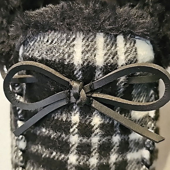 Slippers - Picture 7 of 16